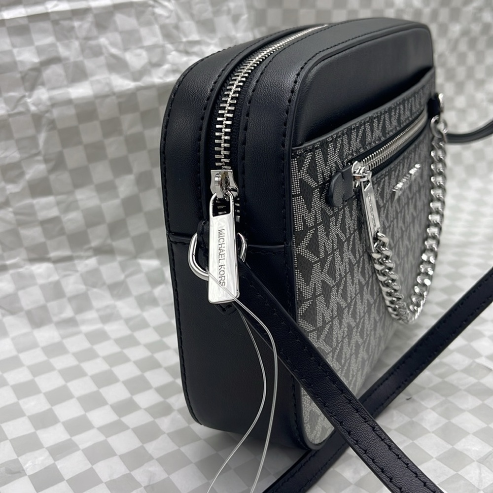 MICHAEL KORS Jet Set Lg Ombré Signature Logo EW Crossbody East West 
Black 
NWT - Picture 6 of 10